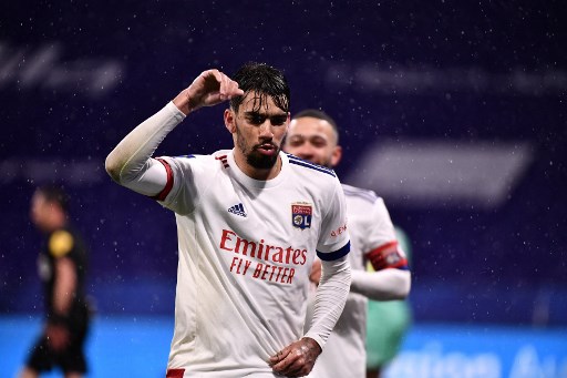 LUCAS PAQUETÁ - Valorizado no Lyon, o meia de 24 anos atraiu interesse de alguns clubes. Segundo a imprensa europeia, o jogador está na mira do Arsenal.