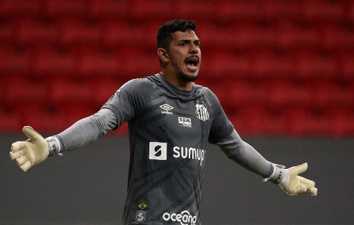 JOÃO PAULO- Santos (C$ 4,13) O Peixe vem em bom momento, com três partidas consecutivas sem sofrer gol na Vila Belmiro. A tendência é que isto se repita no duelo contra o Sport, também em casa.