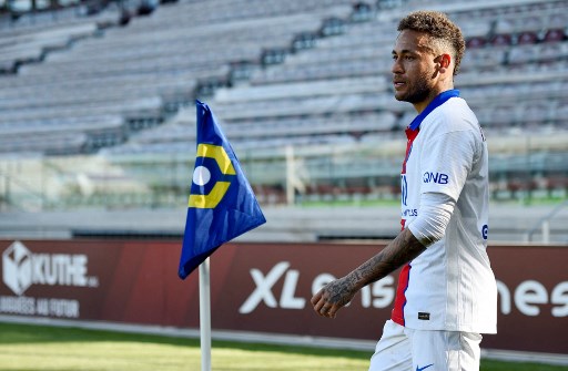 ESQUENTOU - Antes da partida contra o Manchester City pela semifinal da Champions League, Neymar falou sobre seu contrato com o Paris Saint-Germain. O brasileiro garantiu estar feliz no clube e afirmou já estar conversando sobre este assunto e que fará o que for melhor para ambos os lados.