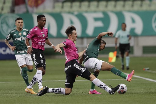 Independiente Del Valle: Sobe - Qualidade ofensiva – Apesar de ter sido goleado, o Del Valle apresentou repertório ofensivo e chegou com muito perigo em alguns momentos. Uma noite inspirada de Weverton evitou que marcassem gols. // Desce - Fragilidade – Os equatorianos foram muito frágeis defensivamente e tomaram uma goleada histórica no Allianz Parque.