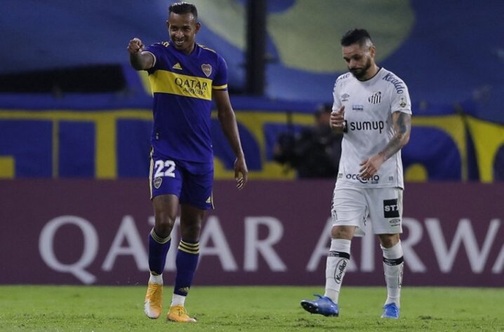 ESQUENTOU - Sebastián Villa pode deixar o Boca Juniors na próxima janela de transferência do futebol europeu. O colombiano que foi um dos carrascos do Santos na vitória do time Xeneize pelo placar de 2 a 0 (foi dele o segundo gol), na última terça-feira, de acordo o “TNT Sports” da Argentina, estaria no radar do Benfica, que já teria uma oferta preparada para o jogador.