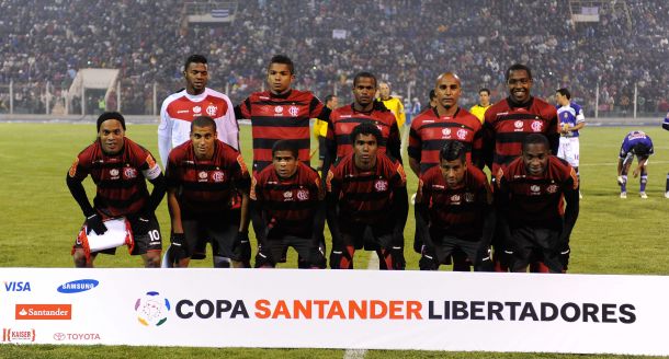 Felipe; Léo Moura, Welinton, David Braz e Junior César; Willians (Camacho), Airton (Botinelli), Luiz Antonio e Renato Abreu; Ronaldinho e Deivid (Negueba). Técnico: Vanderlei Luxemburgo