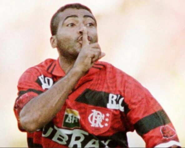 Ao marcar o gol da vitória do Flamengo por 1 a 0 sobre o Vasco, Romário mandou a torcida rival calar a boca