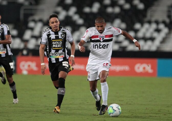 Rojas - Três participações em gols.