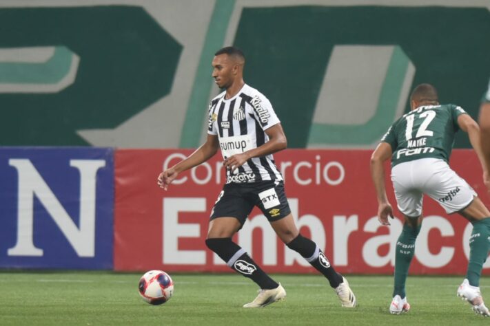 O Santos vai para a última rodada da fase de grupos do Paulistão 2021 com risco de rebaixamento. O Peixe fará, no domingo, um duelo direto contra o São Bento, na Vila Belmiro. Com gancho na situação tensa vivida pelo Santos, listamos 15 clubes tradicionais que já foram rebaixados em seus estaduais.