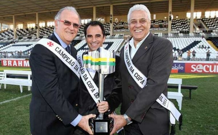 Como dirigente, Roberto Dinamite não teve o mesmo brilho, com altos e baixos, foi questionado, porém vale destacar que ele era o presidente do último título nacional do Vasco: a Copa do Brasil 2011.