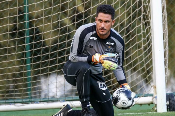 Em 2016, o goleiro Lauro foi contratado pelo Atlético-MG, mas, após pouco mais de três meses, não entrou em campo e deixou o Galo.