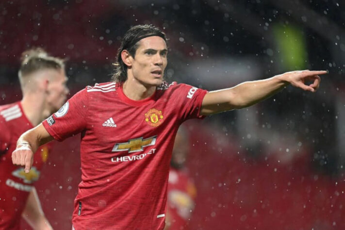 Segundo a rádio inglesa TalkSport, o atacante uruguaio Edinson Cavani, do Manchester United, é um dos alvos do Newcastle. Cavani só tem contrato com o United até junho de 2022.