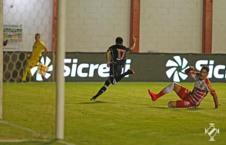 No Almeidão, o Vasco venceu o Tombense por 2 a 1 e garantiu a vaga na terceira fase da Copa do Brasil. Os gols do Gigante da Colina foram marcados por Gabriel Pec e Andrey, enquanto Daniel Amorim descontou para o Gavião-Carcará. Confira as notas dos jogadores vascaínos (Felipe Melo - felipeeduardo@lancenet.com.br)