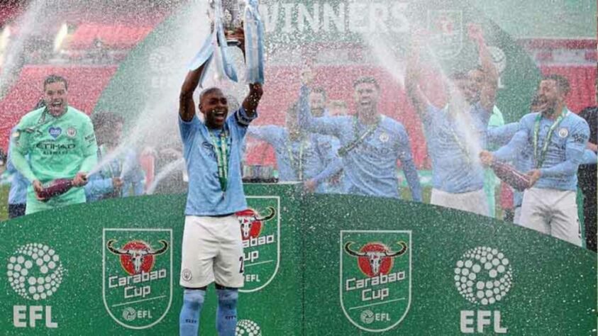 No dia 25 de abril de 2021, o Manchester City bateu o Tottenham e foi campeão da Copa da Liga Inglesa, sob o olhar de oito mil torcedores presentes no estádio de Wembley, em Londres. Para a grande final, quatro mil ingressos foram destinados a profissionais de saúde e moradores da região, enquanto a outra metade foi dividida entre torcedores dos dois finalistas. 