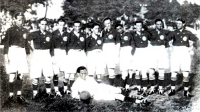1922 - América-RJ: em disputa acirrada contra o Flamengo pelo título, o América conquistou o seu terceiro Campeonato Carioca somando 18 pontos em 12 jogos. O Flamengo foi vice com 17 pontos e por pouco não levou o troféu.