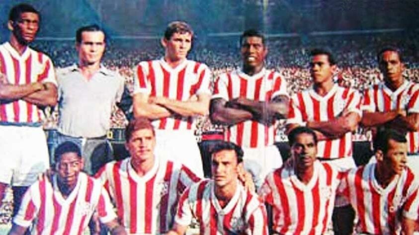 1966 - Bangu: após se classificar para o turno final que contava com apenas oito equipes, o Bangu conseguiu terminar como líder da chave e assim enfrentou o Flamengo na final, diante de mais de 143.000 pessoas que assistiam ao jogo no Maracanã. O placar terminou em 3 a 0 e foi a última vez que um pequeno conquistou o estadual do Rio.