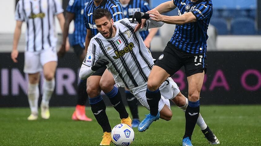 ESQUENTOU - O Boca Juniors está de olho no mercado de transferências da Europa, mas ao contrário do que todos pensam, a diretoria Xeneize não quer repatriar nenhum atleta do Velho Continente. A atenção do Boca está em Rodrigo Bentancur, que entrou na mira do Chelsea e pode render uma bolada financeira ao time argentino.  Ao vender o uruguaio para a Juventus, a imprensa argentina informou que o clube permaneceu com 50% dos direitos do atleta para uma futura negociação.