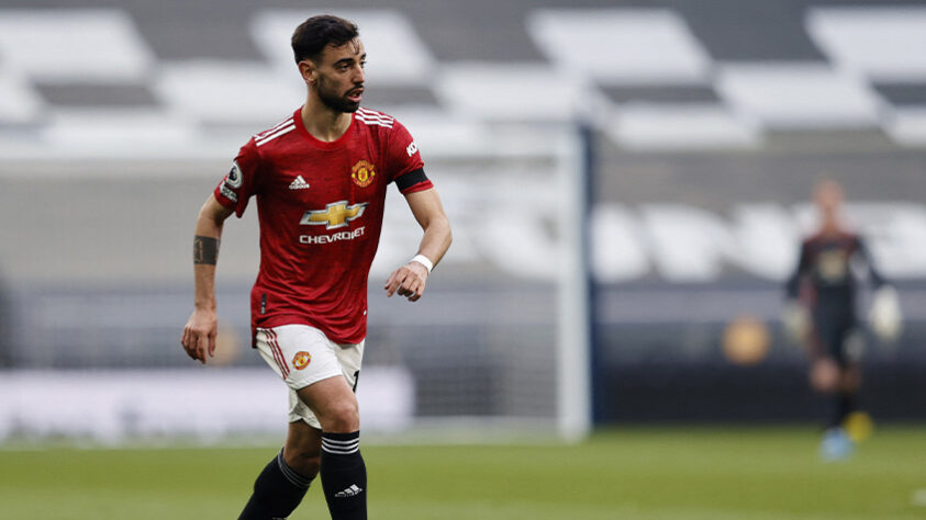 ESQUENTOU - Segundo o jornalista Fabrizio Romano, o Manchester United trabalha para renovar o contrato de Bruno Fernandes. O assunto é tratado como prioridade.