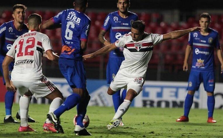 Eder - Na vitória do Tricolor, por 5 a 1, contra o São Caetano, no dia 10 de abril de 2021, o atacante Eder saiu do banco para fazer o quinto gol da equipe do Morumbi, em jogo válido pelo Paulistão.