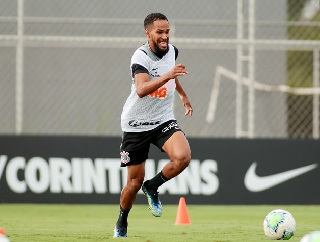 O atacante Everaldo deixou o Corinthians para defender o Sport, por empréstimo, mas ele não foi o único a dizer adeus (ou até logo) ao Timão para esta temporada. Confira, na galeria a seguir, a extensa lista de jogadores que não fazem parte do elenco alvinegro para 2021: