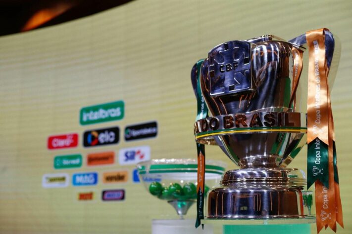 A Copa do Brasil entrou na sua reta final e restam apenas oito clubes na briga pelo título. Confira aqui quem avançou às quartas de final, além de como será definido o chaveamento para as próximas fases e a premiação que cada clube pode receber na caminhada até o título. O sorteio das quartas de final será nesta sexta-feira, às 15h (de Brasília), na sede da CBF, no Rio de Janeiro.