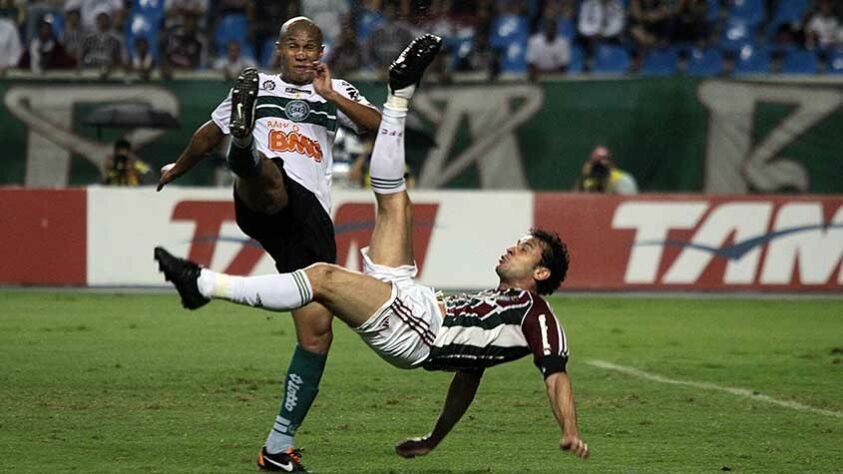 2011 - Fluminense 3 x 1 Coritiba, pelo Brasileirão - Em mais um hat-trick, Fred marcou um lindo gol de bicicleta, um dos mais belos de sua carreira com a camisa do time das Laranjeiras. 