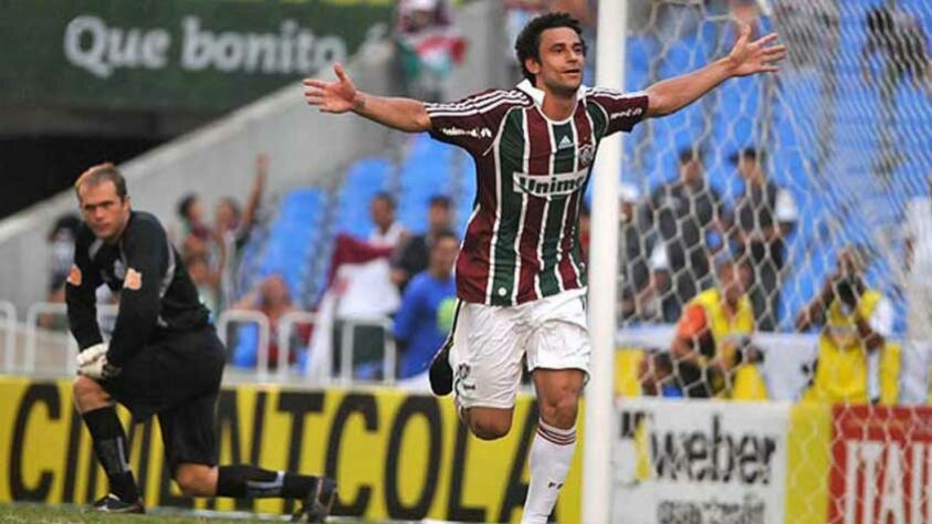 2009 - Flumnense 3 x 1 Macaé, pelo carioca - Fred marcou dois gols em sua estreia com  camisa Tricolor, sob o comando do tetracampeão Carlos Alberto Parreira.