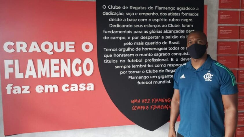 FECHADO - Lateral-esquerdo com passagens por vários clubes importantes e pela Seleção, Gilberto assumiu a coordenação do Plano de Desenvolvimento Individual (PDI) do Flamengo, projeto que faz parte do processo de formação dos atletas das categorias de base do clube da Gávea.