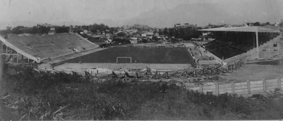 14º - São Januário - Inaugurado em 21/04/1927 - Clube dono do estádio: Vasco da Gama