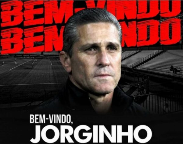 FECHADO - Fim do mistério. Após a saída de Marcelo Cabo, o Atlético-GO demorou, mas encontrou o seu novo técnico. Nesta segunda-feira, o Dragão anunciou a chegada de Jorginho. Aos 56 anos, o tetracampeão com a Seleção Brasileira terá a missão de manter o bom trabalho da última temporada e tentar voos mais altos na elite do futebol nacional.