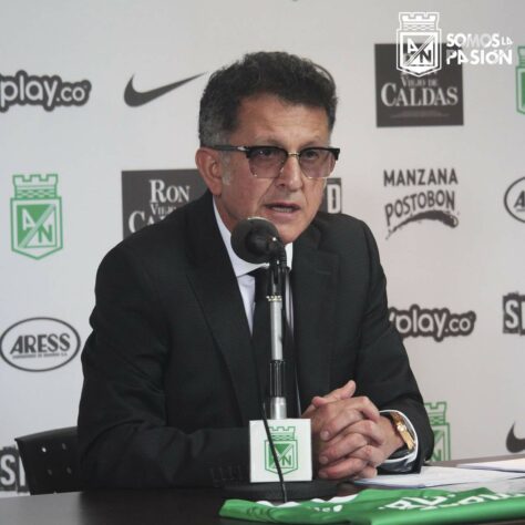 ESQUENTOU - Com a demissão de Juan Cruz Real, o América de Cali focou de vez na chegada de Juan Carlos Osorio para dirigir o clube na sequência da temporada 2021. De acordo com a Antena 2, a negociação entre as duas partes está avançada e apenas alguns detalhes separam o treinador do Rojo.  Com a queda de Cruz Real, Osorio confirmou que deseja trabalhar no América de Cali e abriu conversas para construir o projeto.