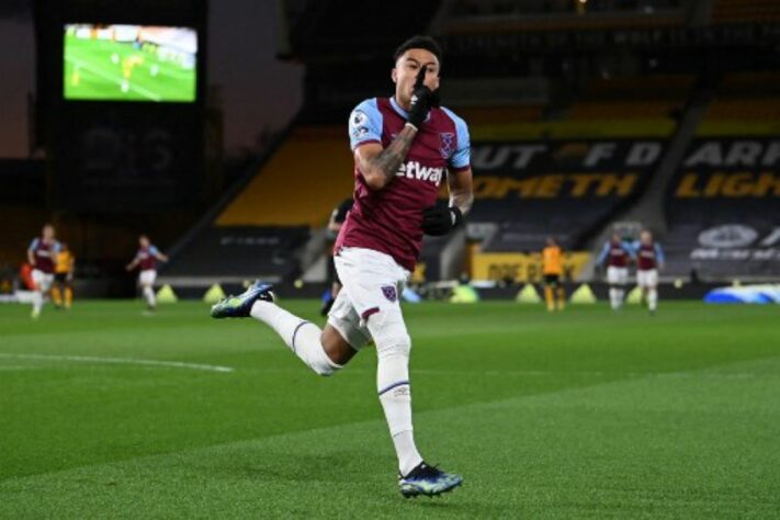 ESQUENTOU - Jesse Lingard, atacante do Manchester United emprestado ao West Ham, está sendo monitorado por Real Madrid, Paris Saint-Germain e Inter de Milão, segundo a "ESPN". Os três clubes pensam na possibilidade da contratação do atleta na próxima janela de transferências.