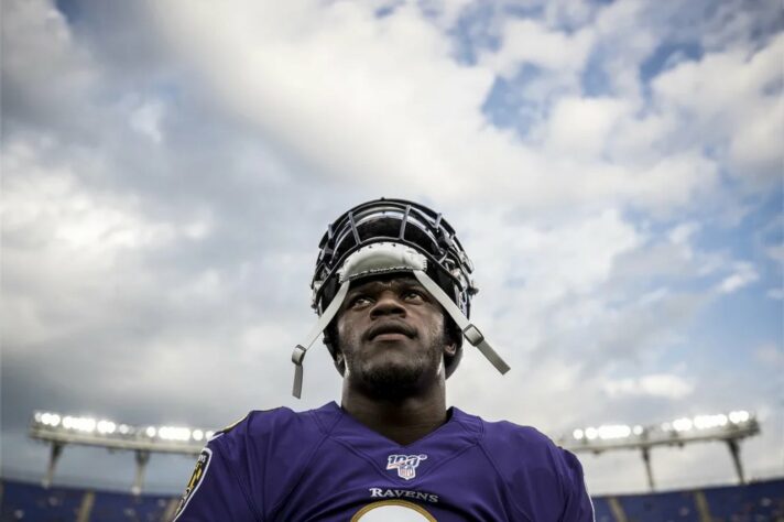 6. Lamar Jackson (Baltimore Ravens): Nada mal para o MVP de 2019 que teve uma nítida regressão em 2020. Apesar da queda de produção entre as duas últimas temporadas, Lamar é claramente um atleta especial, e ninguém consegue fazer o que ele faz.