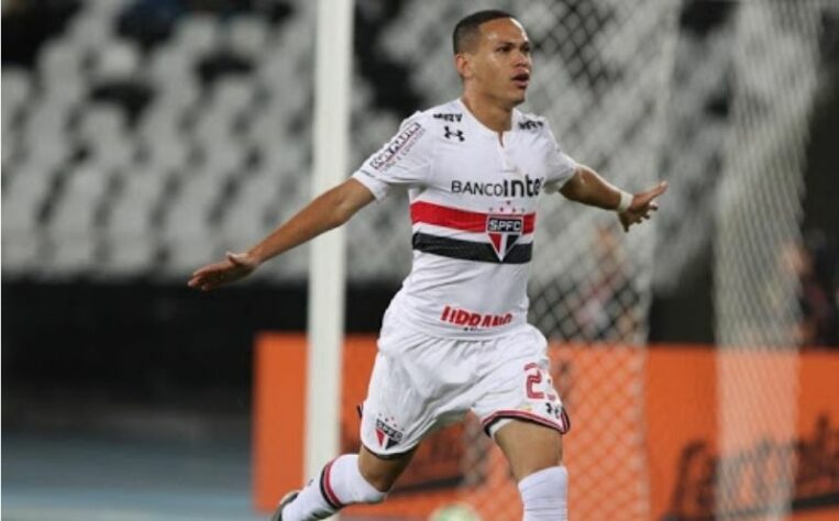 ESQUENTOU - Marcos Guilherme está próximo de acertar os últimos detalhes com o São Paulo. De acordo com apurações realizadas pelo LANCE!, a expectativa é que já nesta semana o jogador assine o contrato e se apresente no CT da Barra Funda.