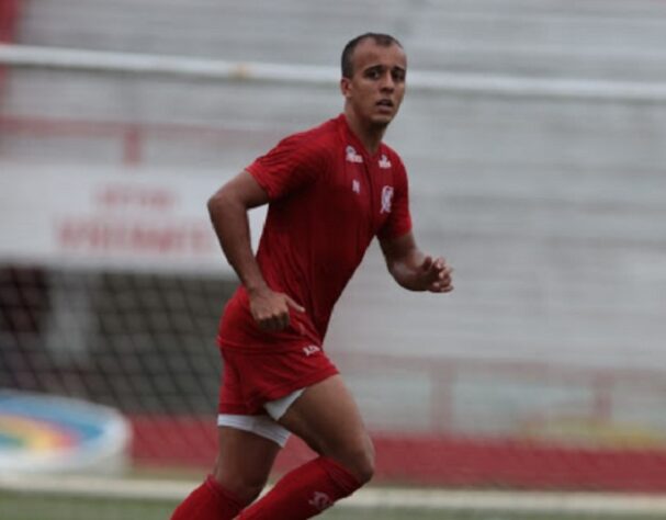 FECHADO - O meia-atacante Matheus Carvalho foi anunciado pelo Náutico. Revelado pelo Fluminense, o jogador de 30 anos esteve no Botafogo-SP na última temporada.