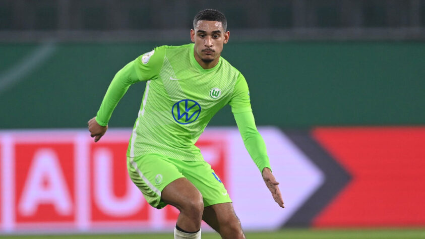 26º – Maxence Lacroix: O jovem zagueiro francês, de 21 anos, vai se consolidando pelo Wolfsburg. Maxence Lacroix se valorizou em 24,28 milhões de euros (R$ 165 milhões) e passou a ter valor de mercado de 25 milhões de euros (R$ 170 milhões).