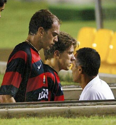 Clemer, Maurinho, Valnei, Fernando e Ânderson; Leandro Ávila, Jorginho (Roma), Felipe Melo e Leonardo (Rocha); Andrezinho (Tuta) e Leandro Machado. Técnico: João Carlos