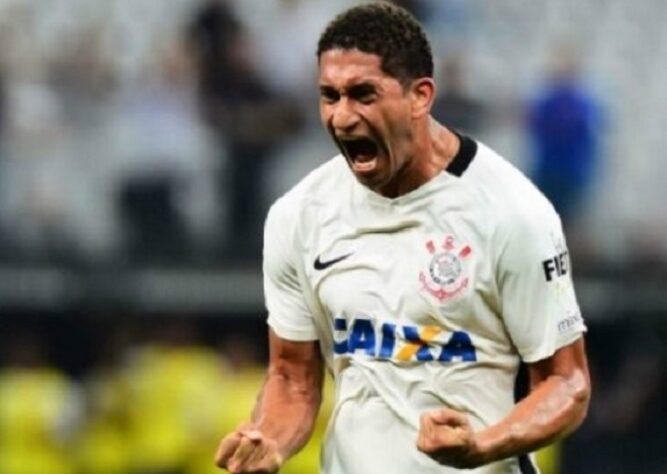 O zagueiro, ex-Corinthians e do Lokomotiv Moscou (RUS), está fechado com o Flamengo. O clube russo já anunciou o acordo, nesta segunda-feira. O Fla vai comprar o jogador por 2,5 milhões de euros (R$ 13,9 milhões).