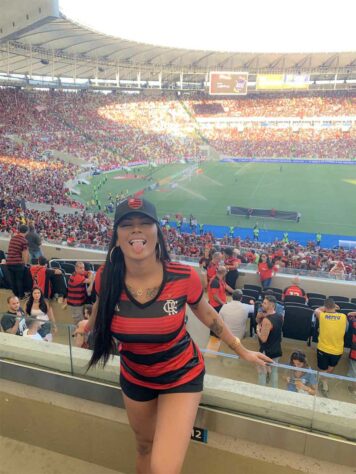 Pocah: mais uma flamenguista na lista, a cantora Pocah costuma ir ao Maracanã em grandes jogos e sempre apoia o rubro-negro.