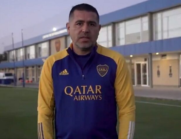 ESQUENTOU - O ex-coordenador da base do Boca Juniors, Oscar Regenhardt, fez duras críticas ao vice-presidente do clube, Riquelme. Oscar disse que o problema do Boca são os dirigentes e ocnfessou que foi demitido por telefone.