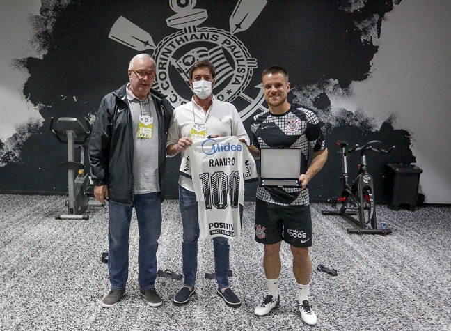 Ao atuar contra o Atlético-GO, na última quinta-feira, Gabriel atingiu 100 jogos com a camisa do Corinthians, mas não é só o volante que tem números expressivos, outros jogadores devem atingir marcas assim ainda neste ano. Confira os atletas do elenco atual que mais atuaram pelo clube: