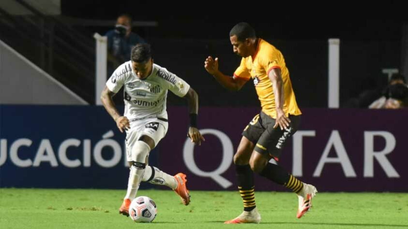 O Santos voltou a jogar mal na noite desta terça-feira (20) e acabou derrotado por 2 a 0 para o Barcelona, do Equador, na Vila Belmiro. Não faltou raça, mas faltou futebol ao Peixe (por Diário do Peixe)