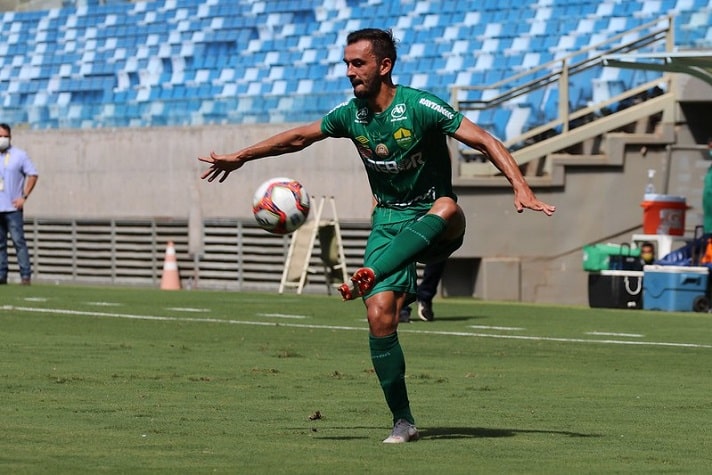 Uendel - lateral-esquerdo - Estava no banco de reservas. Hoje defende o Cuiabá.