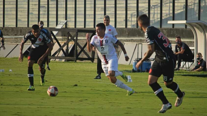 SOBE/DESCE: No Resende, o ponto positivo vai para o time que soube aproveitar uma das maiores dificuldades do Vasco, que é o escanteio, para marcar seu gol com Paulo Victor, destaque do time. O goleiro Jefferson também foi bem impedindo um placar mais elástico. Já o lado negativo fica pela falha de Flávio no primeiro gol.