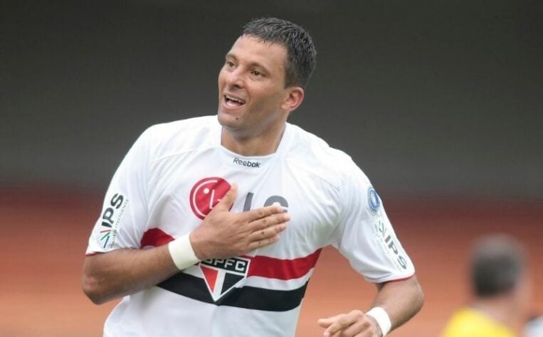 2010 - São Paulo 2 x 0 Monterrey (MEX) - Estreia com vitória naquela temporada, com dois gols do atacante Washington.