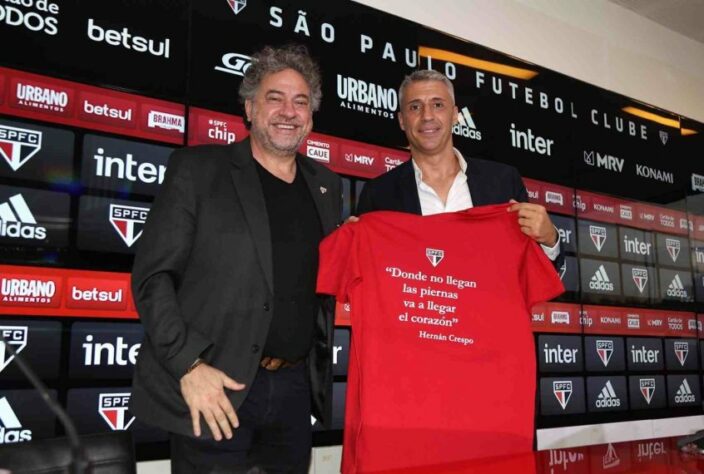Crespo chegou ao São Paulo com a promessa de uma equipe competitiva, que mostrasse vontade e objetividade o ter a bola. 