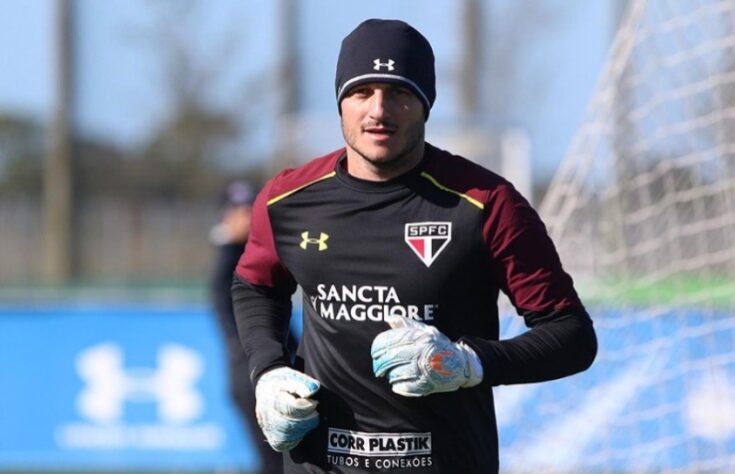 FECHADO - Através de seus canais oficiais, o Sport anunciou a chegada de mais um reforço para o clube do Recife na temporada: o goleiro Denis, nome conhecido do público brasileiro por conta de sua passagem pelo São Paulo entre 2009 e 2017.