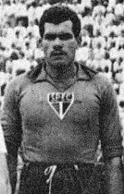O goleiro também conquistou títulos no clube, como os Paulistas de 1943, 1945 e 1946.