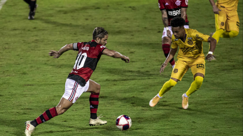 MADUREIRA - Sobe: Bem treinado por Alfredo Sampaio, o Madureira mostrou boas transições ofensivas, mesmo sendo massacrado e encurralado pelo Flamengo. Luiz Paulo e Bruno Santos, principalmente, incomodaram o atual campeão. O gol de honra foi, de fato, honrado pela entrega, mas não o suficiente para deixar de ser o único invicto do Carioca. / Desce: O Madureira chegou ao jogo com uma sequência ingrata na tabela: os últimos jogos tinham sido contra Vasco e Botafogo. Havia empatado ambas, mas não conseguiu segurar o Flamengo. A marcação adiantada no início, por vezes, abriu buracos no meio e facilitou a vida de um impetuoso Rubro-Negro. A ousadia precoce se provou equivocada.  