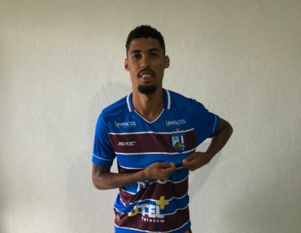 FECHADO - O Vitória-PE acertou com mais um reforço para a disputa do Campeonato Pernambucano. Trata-se do volante Paulinho, de 24 anos, que assinou com a equipe até o término do estadual.