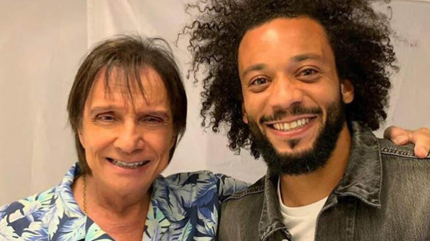 O show realizado em Madri teve a presença de MARCELO na plateia. Roberto recebeu uma camisa do Real Madrid autografada pelo lateral-esquerdo, que disputou a Copa de 2018..