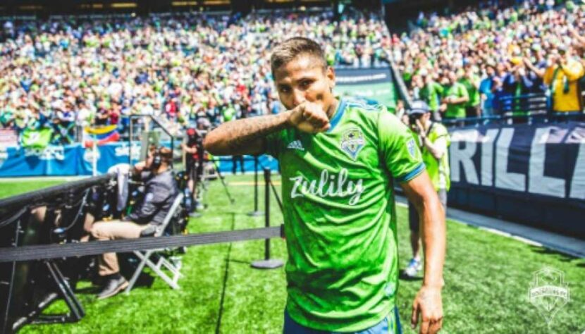 FECHADO - Chegou ao fim a passagem de Raul Ruidíaz com a camisa do Seattle Sounders. Após a eliminação da equipe na Major League Soccer, o peruano se despediu da torcida através das redes sociais. Em discurso emocionado, o peruano não escondeu a sua chateação por não alcançar mais um título com a camisa norte-americana.