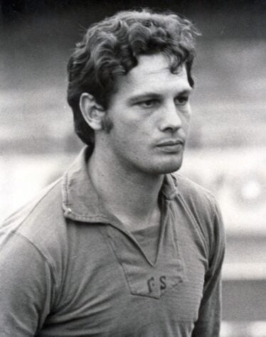 8° - Sergio: 202 jogos - Conhecido como 'São Sergio', o goleiro atuou no São Paulo entre 1966 e 1969 e 1974.