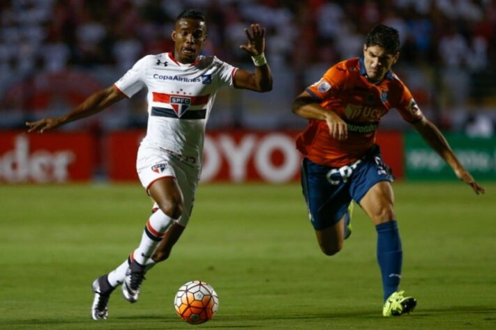 2016 - César Valejjo (BOL) 1 x 1 São Paulo - Empate na estreia fora de casa. Alejandro Honberg marcou para o Cesar, enquanto Calleri empatou.